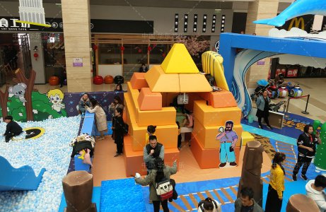 青島市(shi)新(xin)業廣(guang)場(chang)海爾兄弟(dì)商(shang)城(cheng)